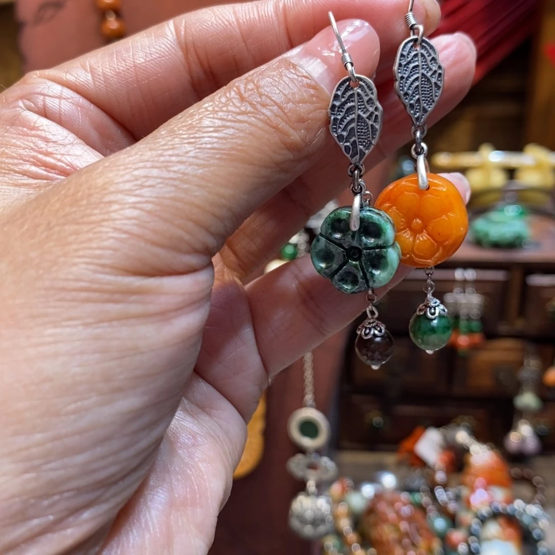 翡翠吊坠(赠链)未镶嵌