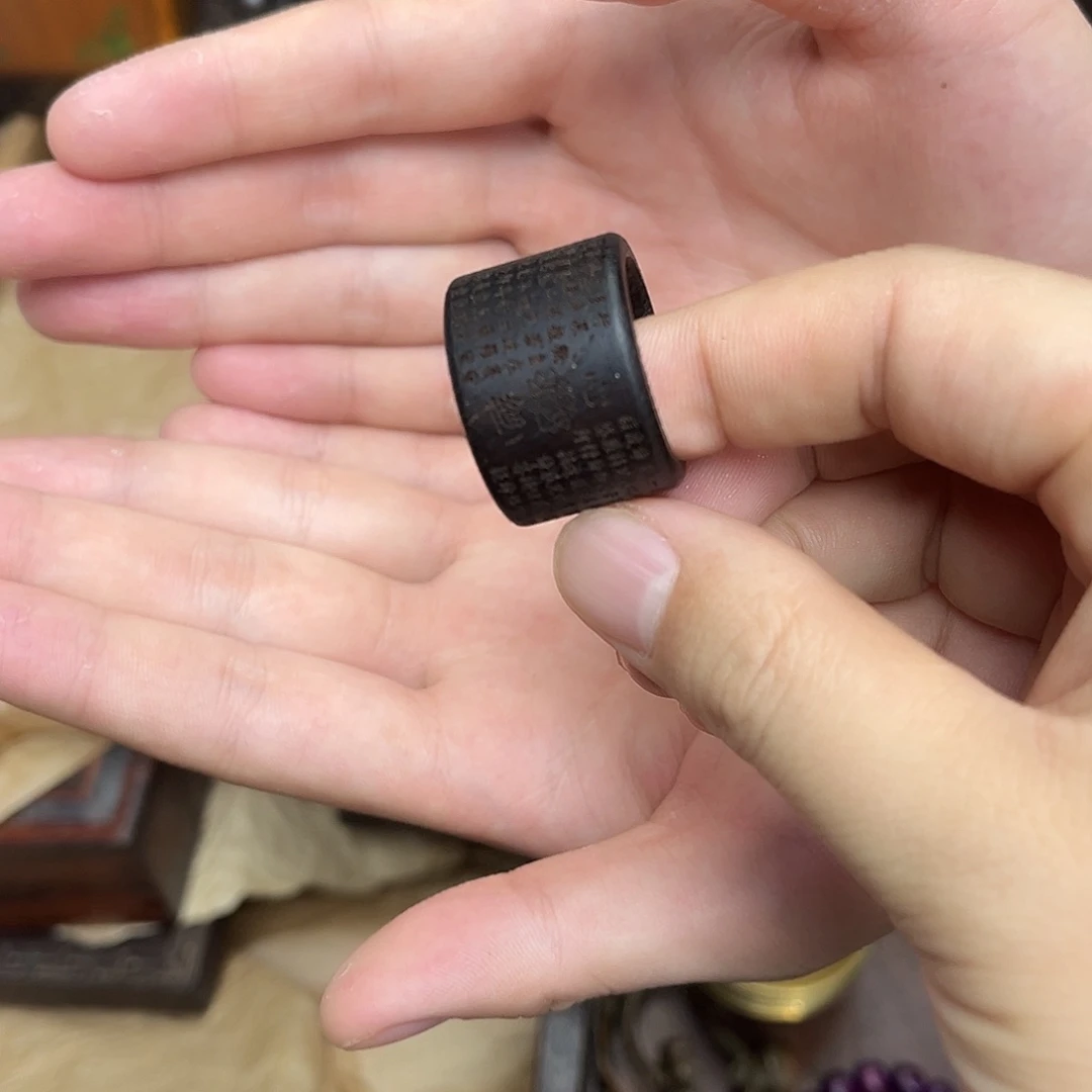 大叶紫檀（黑酸枝木类）