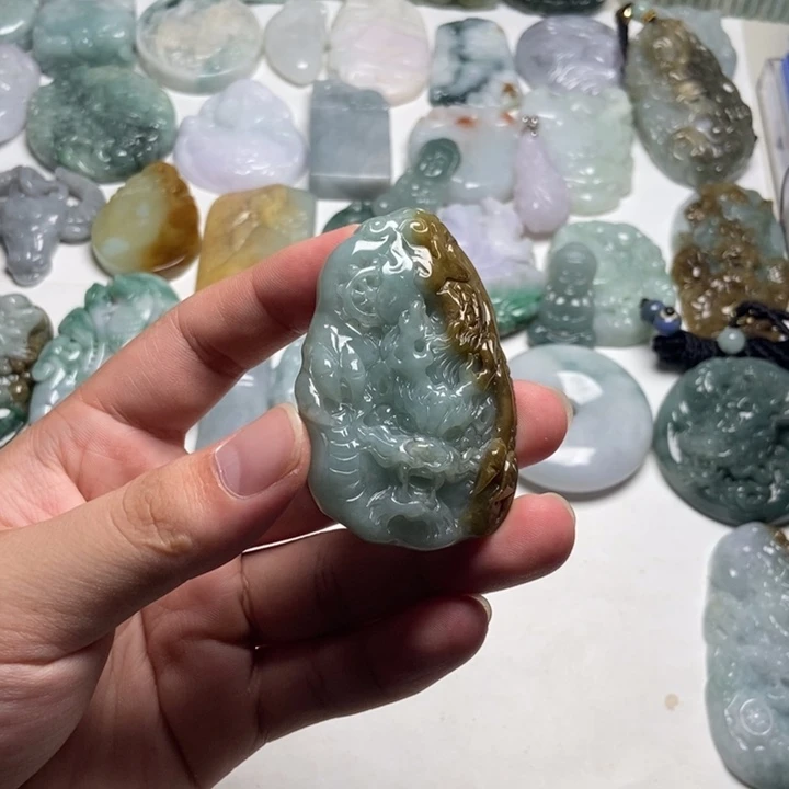 颈饰未镶嵌翡翠龙牌41