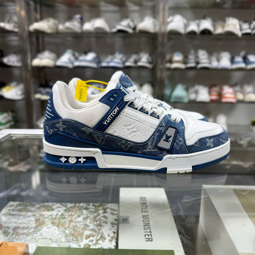 99新 LouisVuitton/路易威登 白蓝牛仔 原盒 尺码/UK7 WA0015