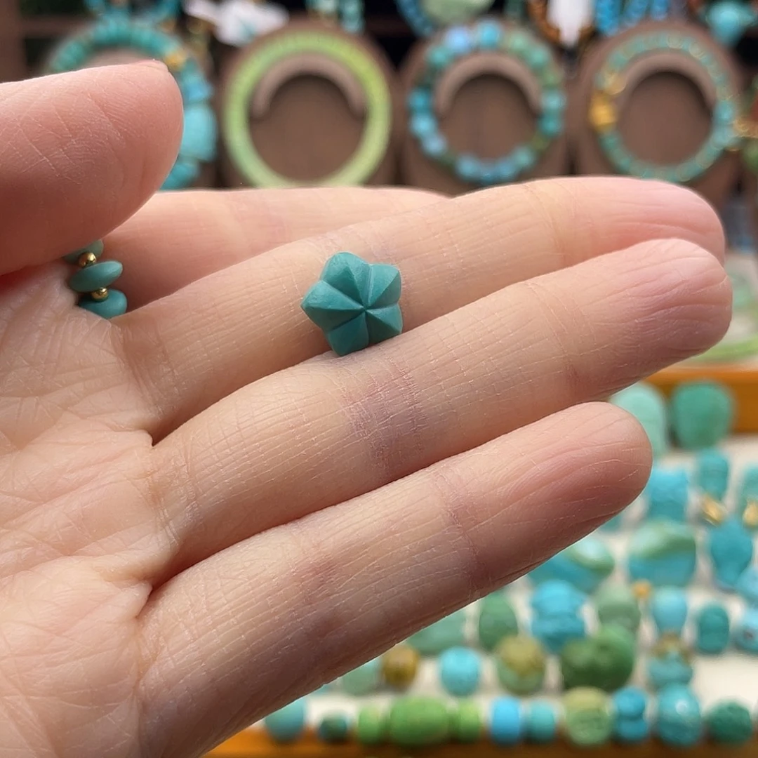 绿松石未镶嵌挂件