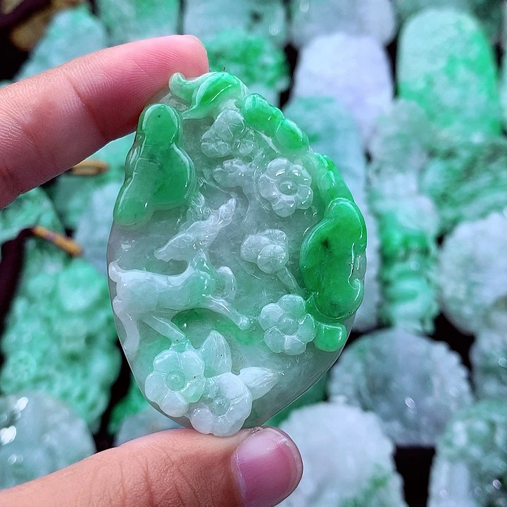 吊坠(不含链)未镶嵌翡翠