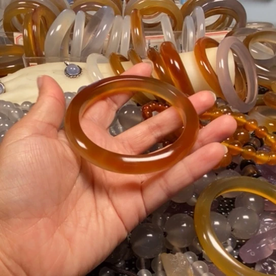 未镶嵌玛瑙手镯玛瑙/玉髓?**?