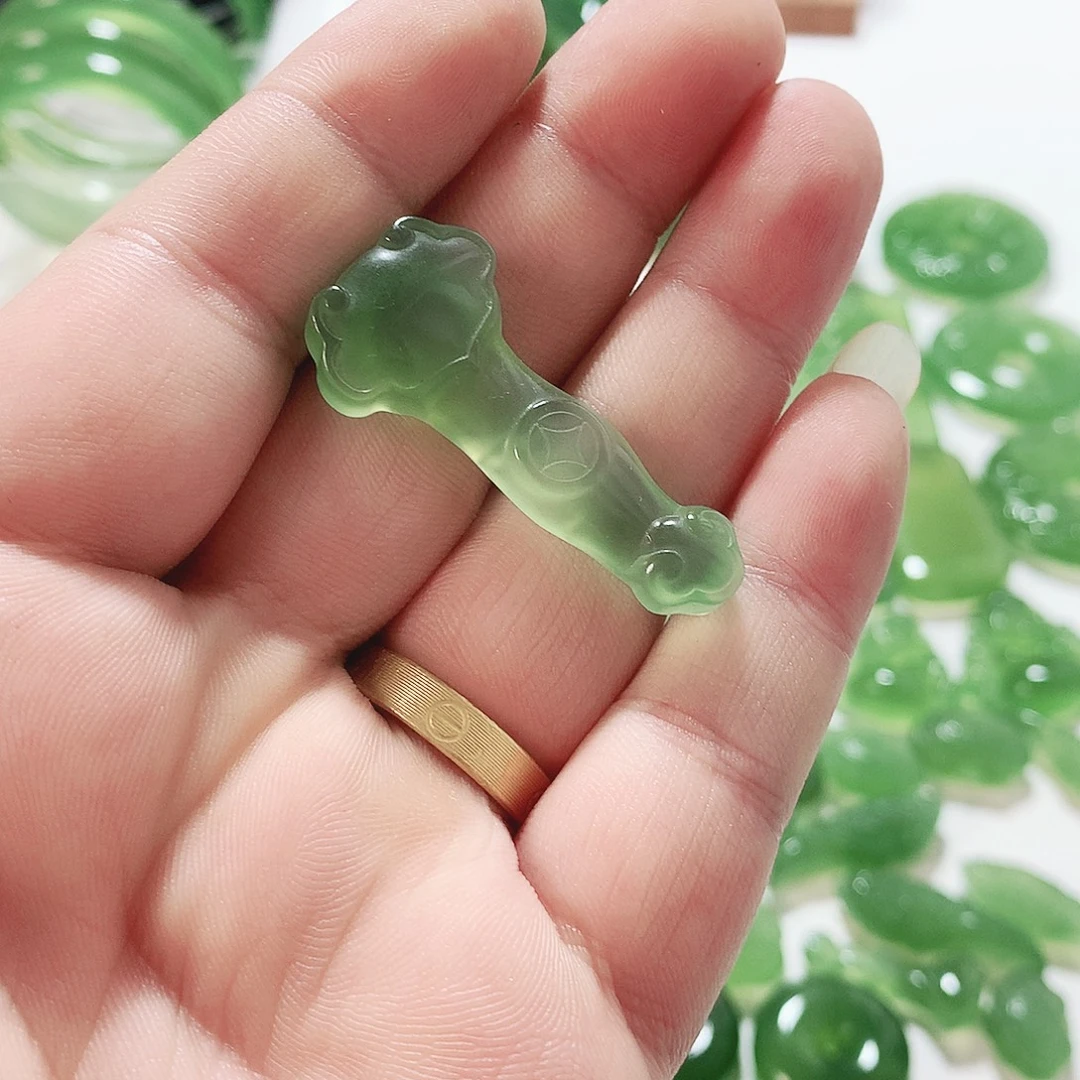 蛇纹石玉未镶嵌挂件