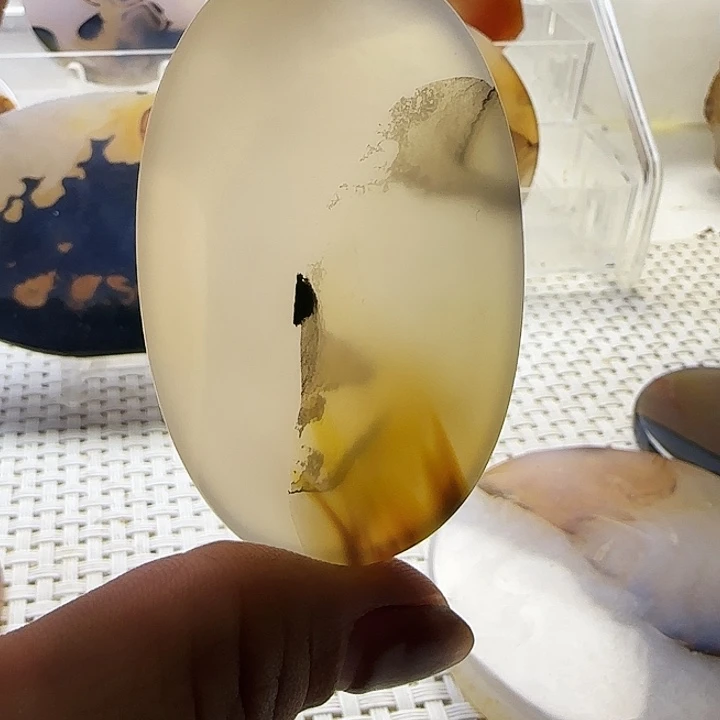 玛瑙/玉髓未镶嵌珠宝奇石