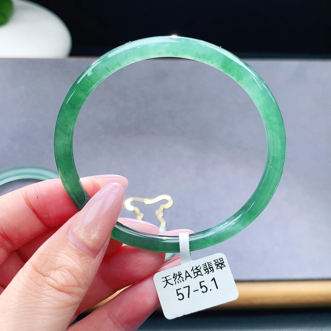 未镶嵌手镯（圆镯）翡翠