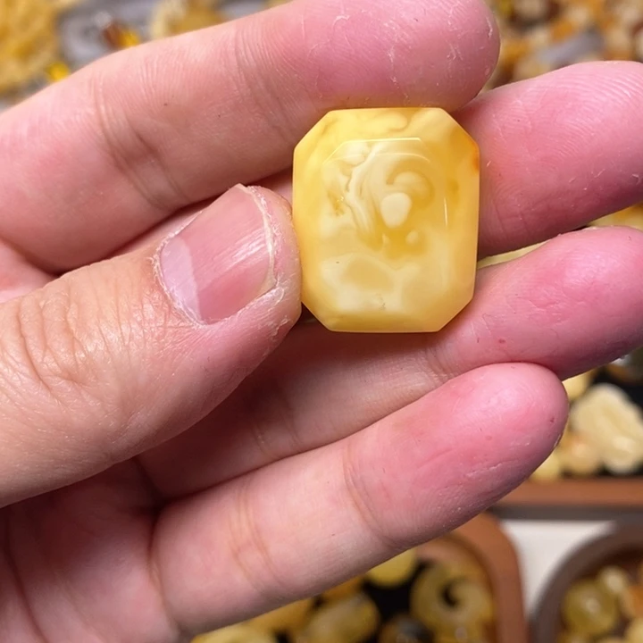 蜜蜡珠宝奇石未镶嵌主***文