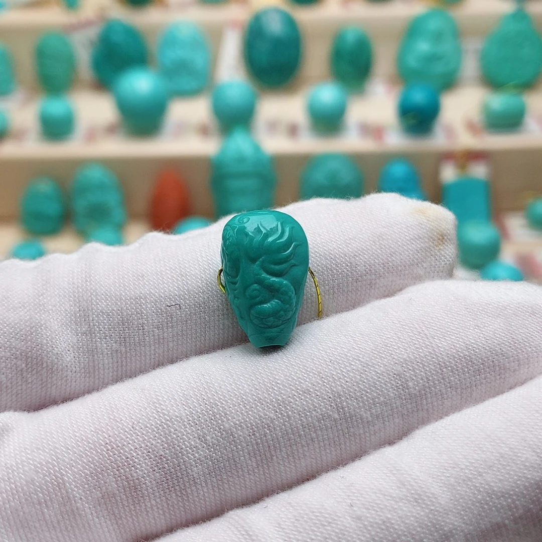 绿松石配饰未镶嵌