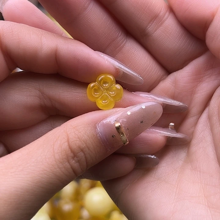 琥珀未镶嵌裸石梅花