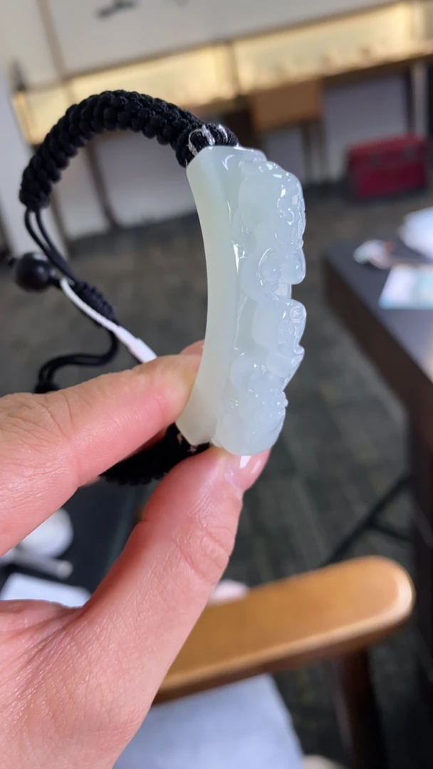 缅甸天然A货翡翠貔貅手牌