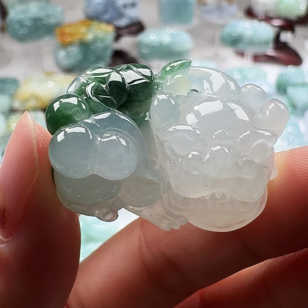 翡翠挂件未镶嵌貔貅