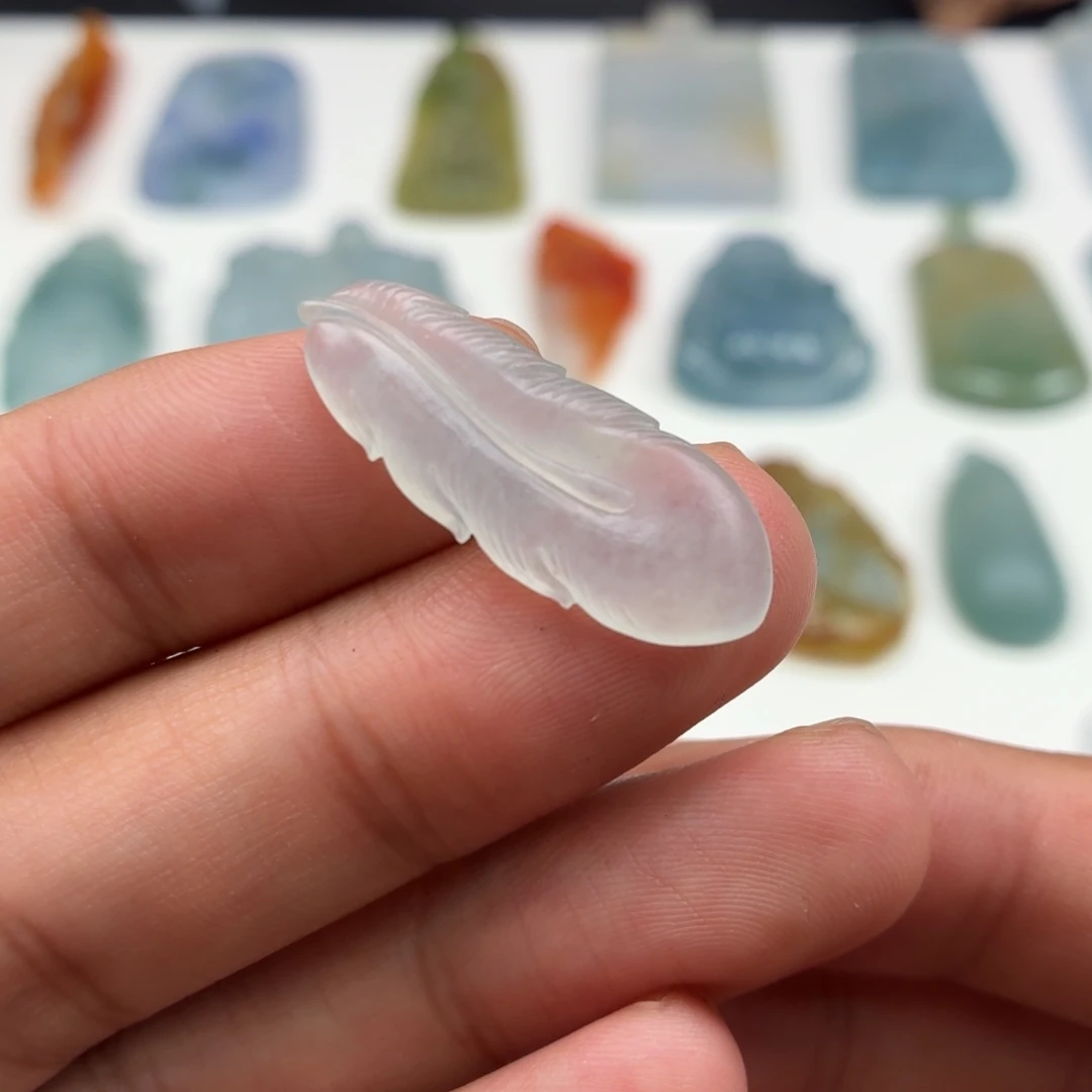 定制翡翠未镶嵌凤羽