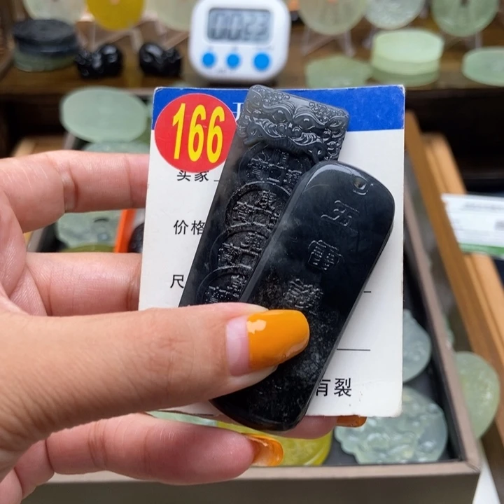 未镶嵌蛇纹石玉挂件q****r