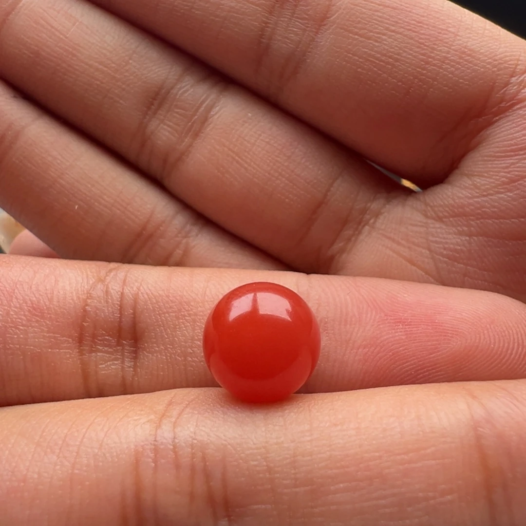 南***号南红玛瑙未镶嵌圆珠10.4孔皮裂