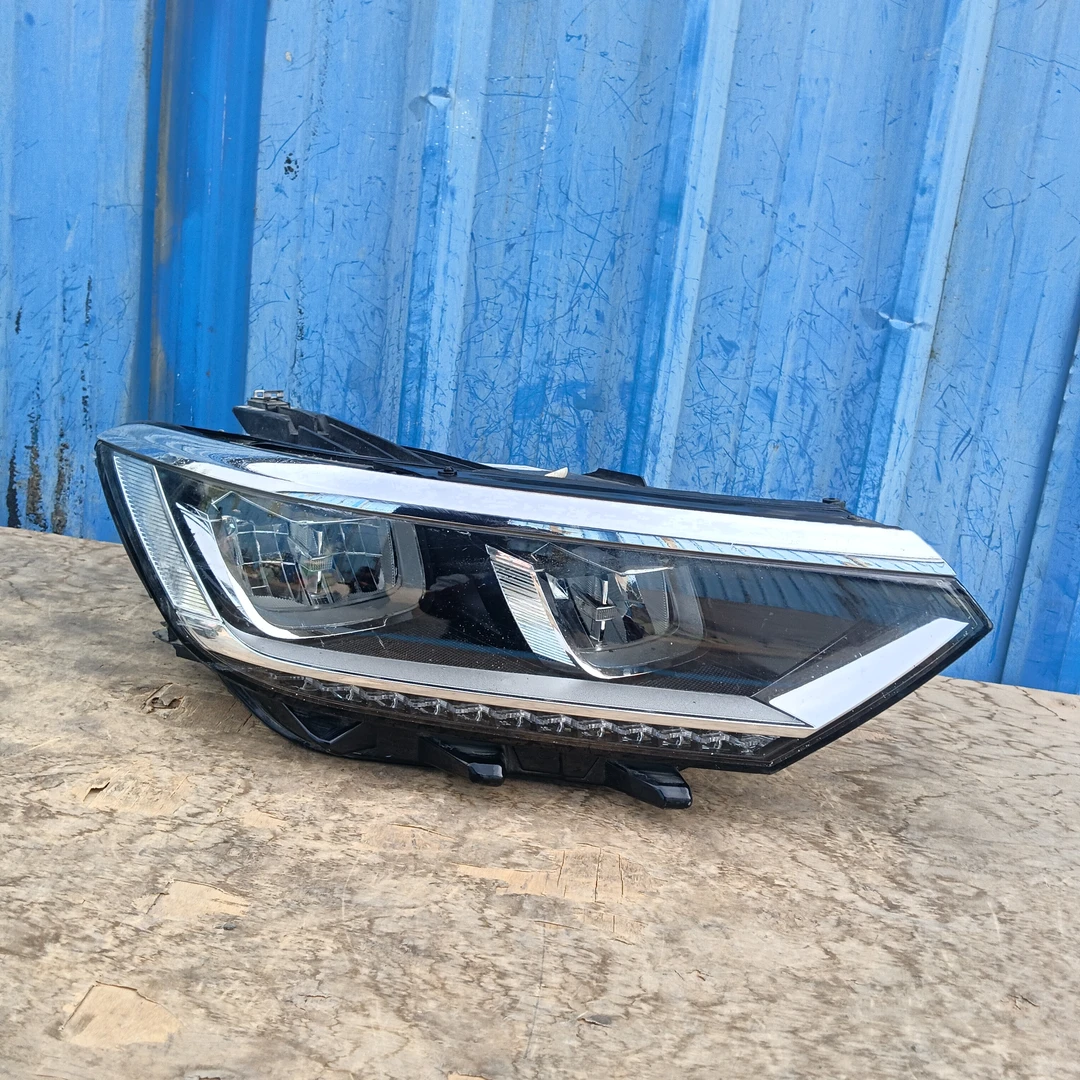 适用于大众迈腾B817-19款中配LED右前大灯前照明灯