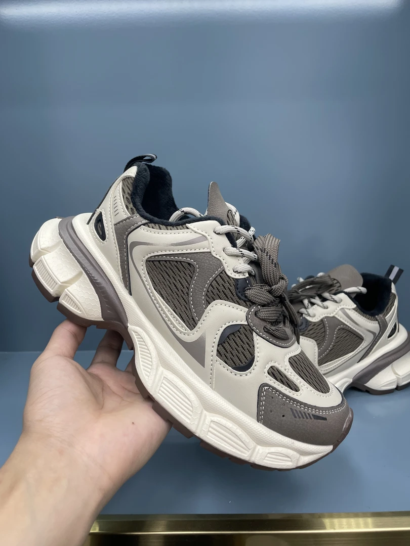 轻奢时尚.轻奢爆款炸街超火百搭休闲鞋805101