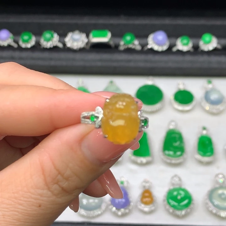 翡翠吊坠(不含链)18K金镶嵌