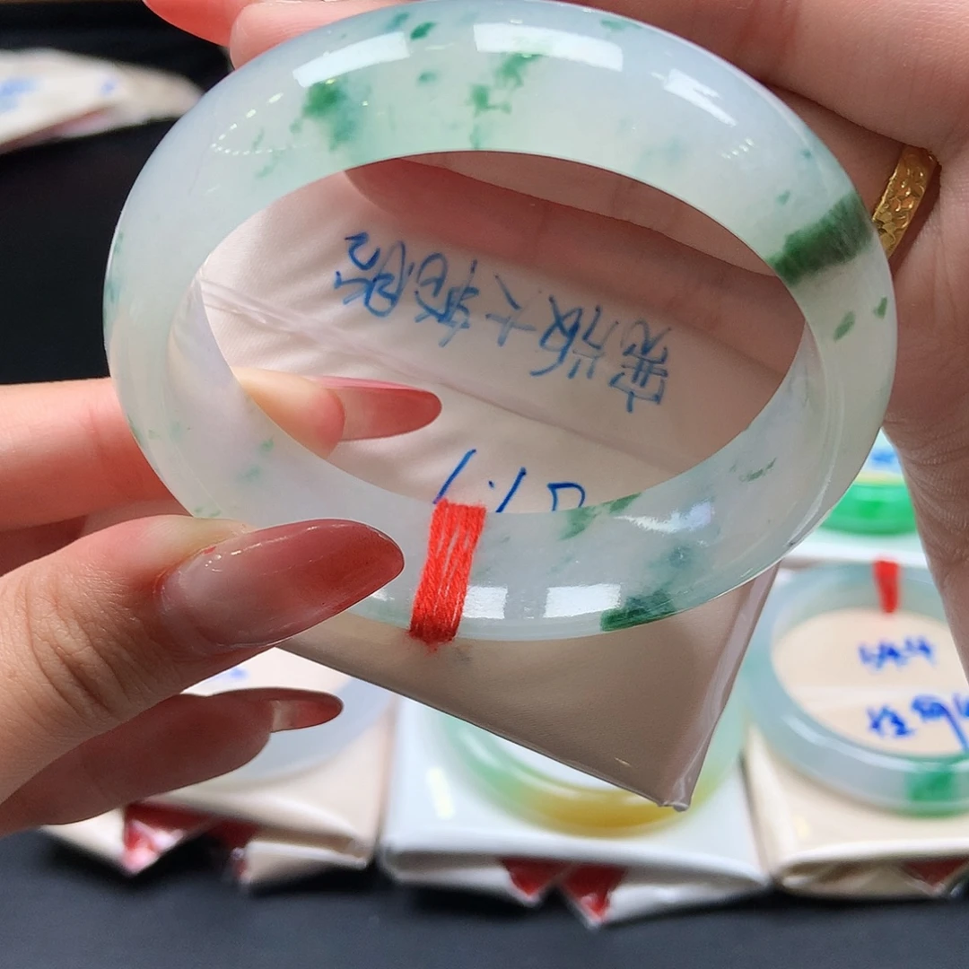 翡翠未镶嵌手镯127
