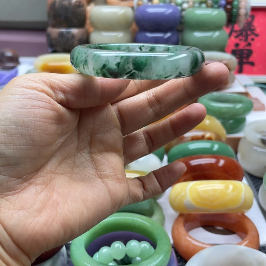石英岩玉未镶嵌手镯