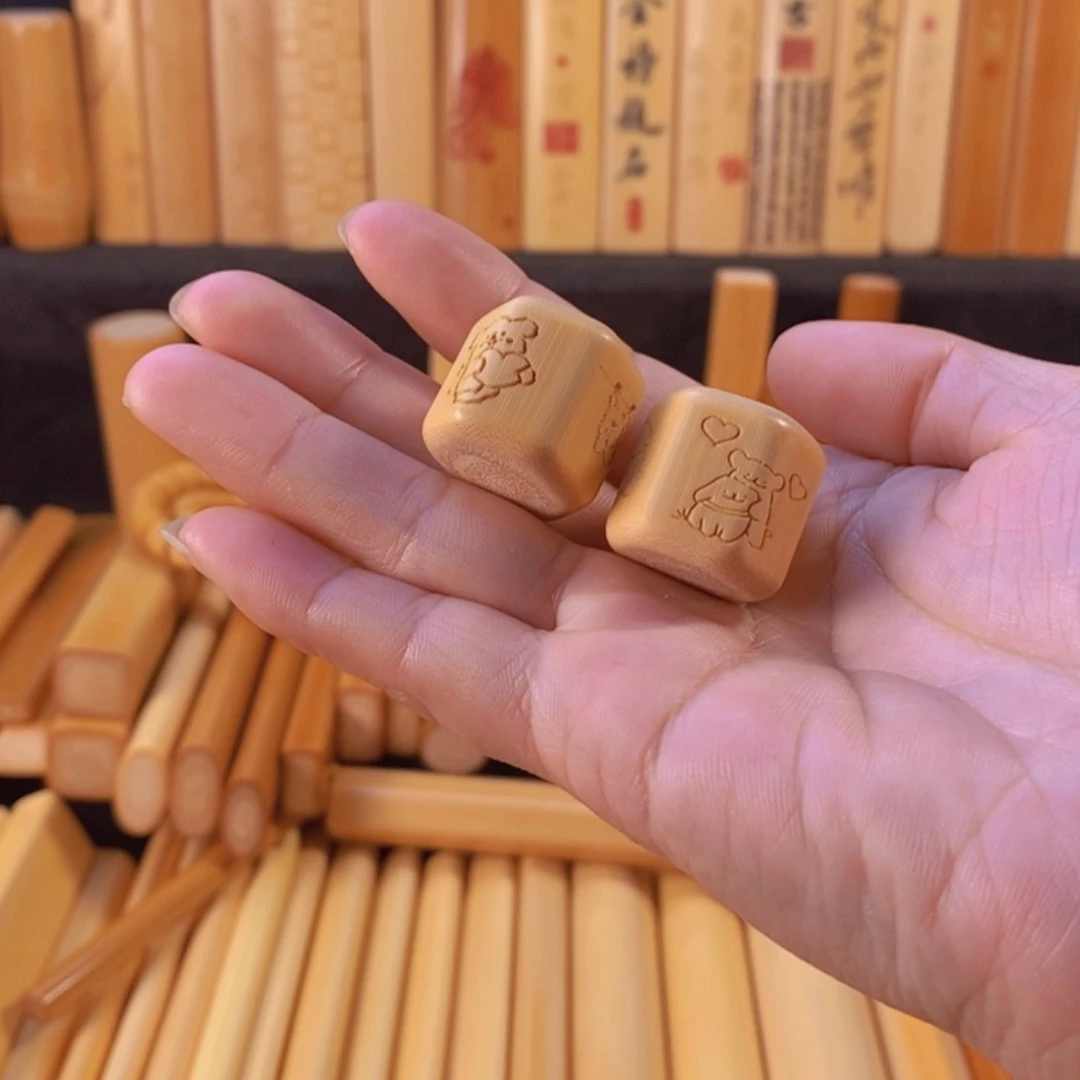 竹一对六角黄皮可爱