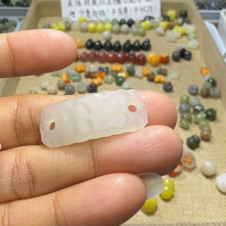 和田玉未镶嵌珠宝奇石