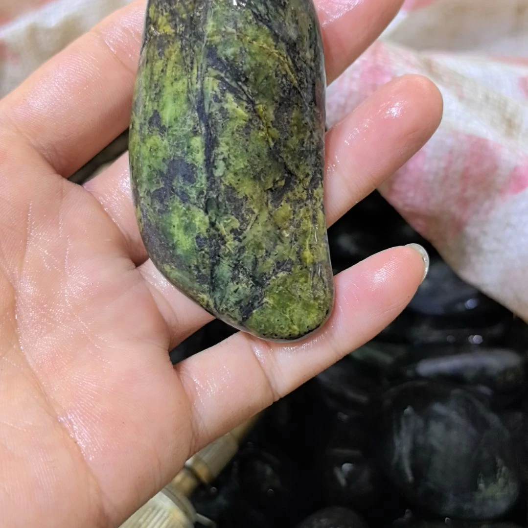 东***宏有机玻璃藏玉药王石原石一个