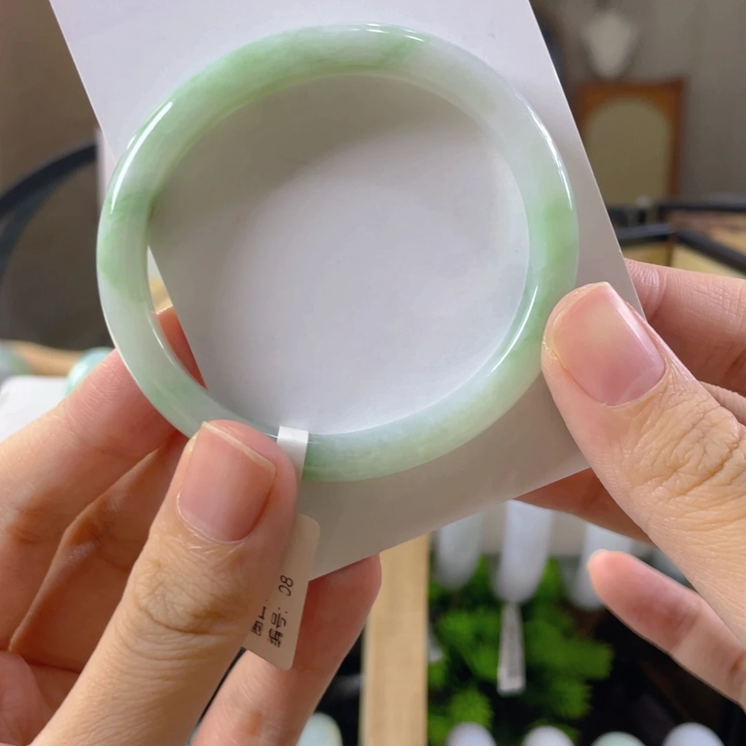 翡翠未镶嵌手镯（贵妃镯）缅甸翡翠