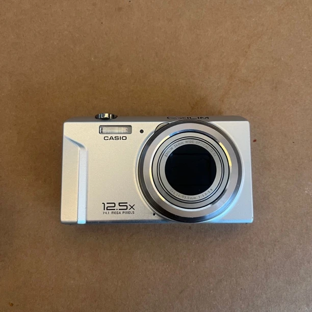 95新 Casio/卡西欧 卡西欧zs100 1400万像素数码相机 配件齐全