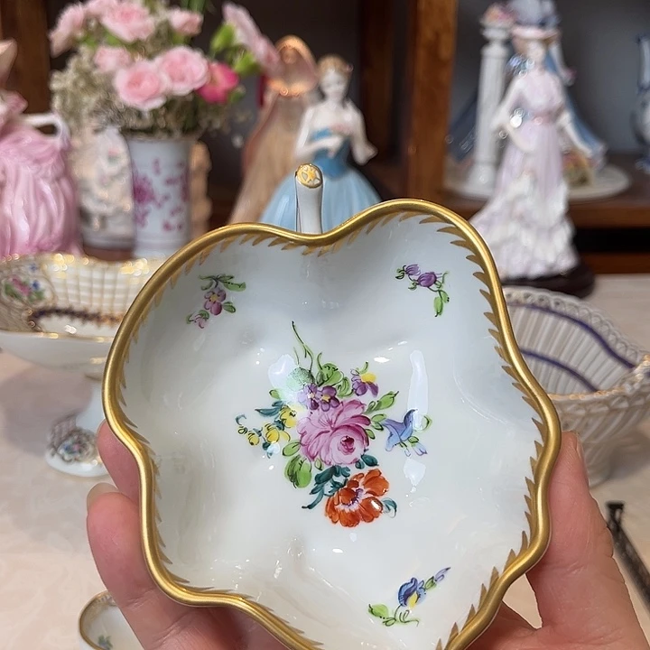 欧洲中古瓷器摆件