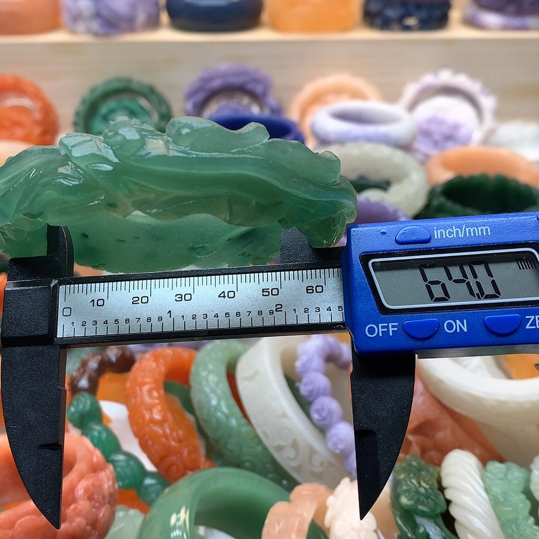 未镶嵌手镯石英质玉