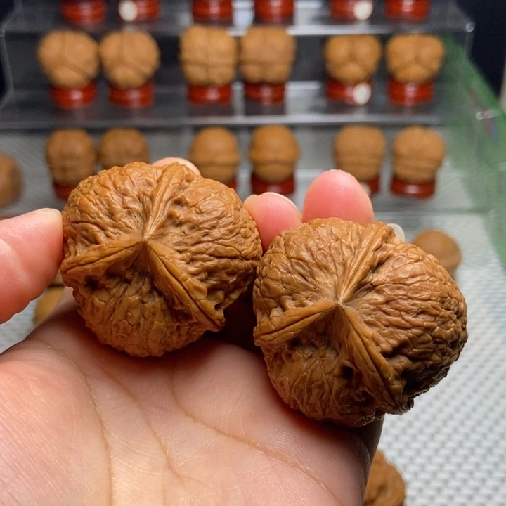 文玩核桃把件金香炉三棱11