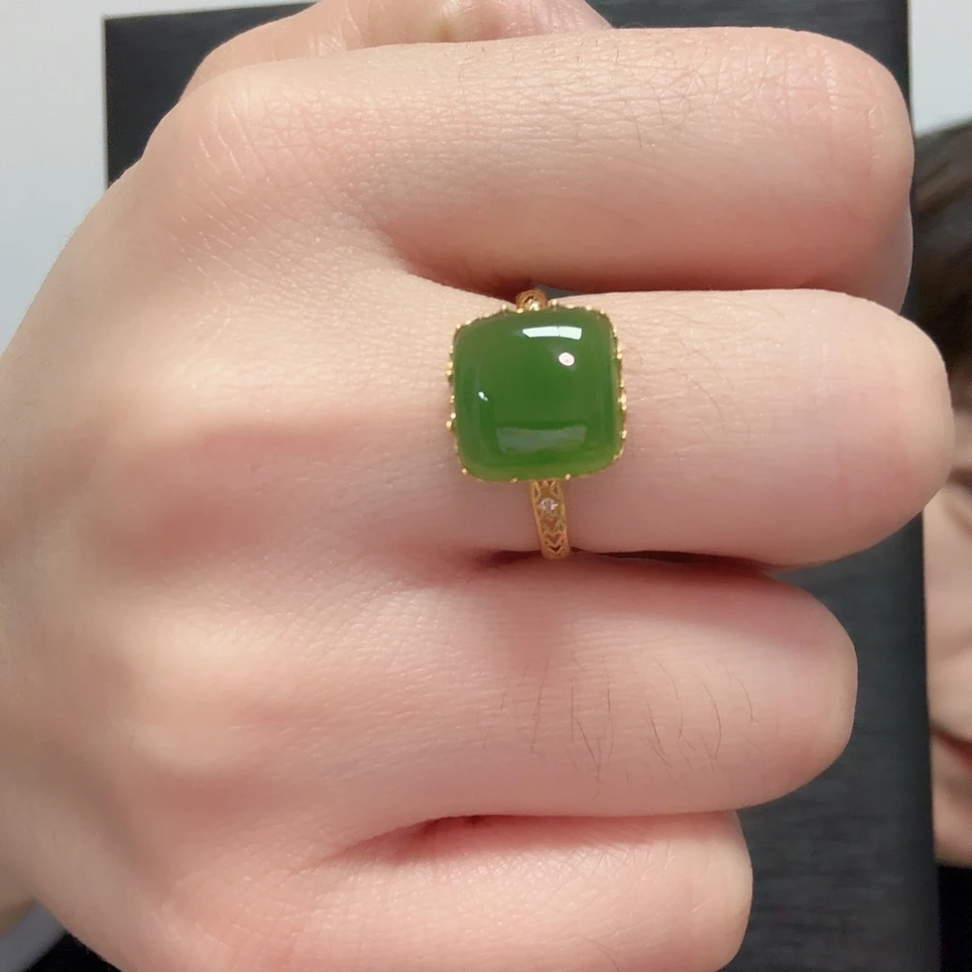 18K金镶嵌戒指和田玉仓库