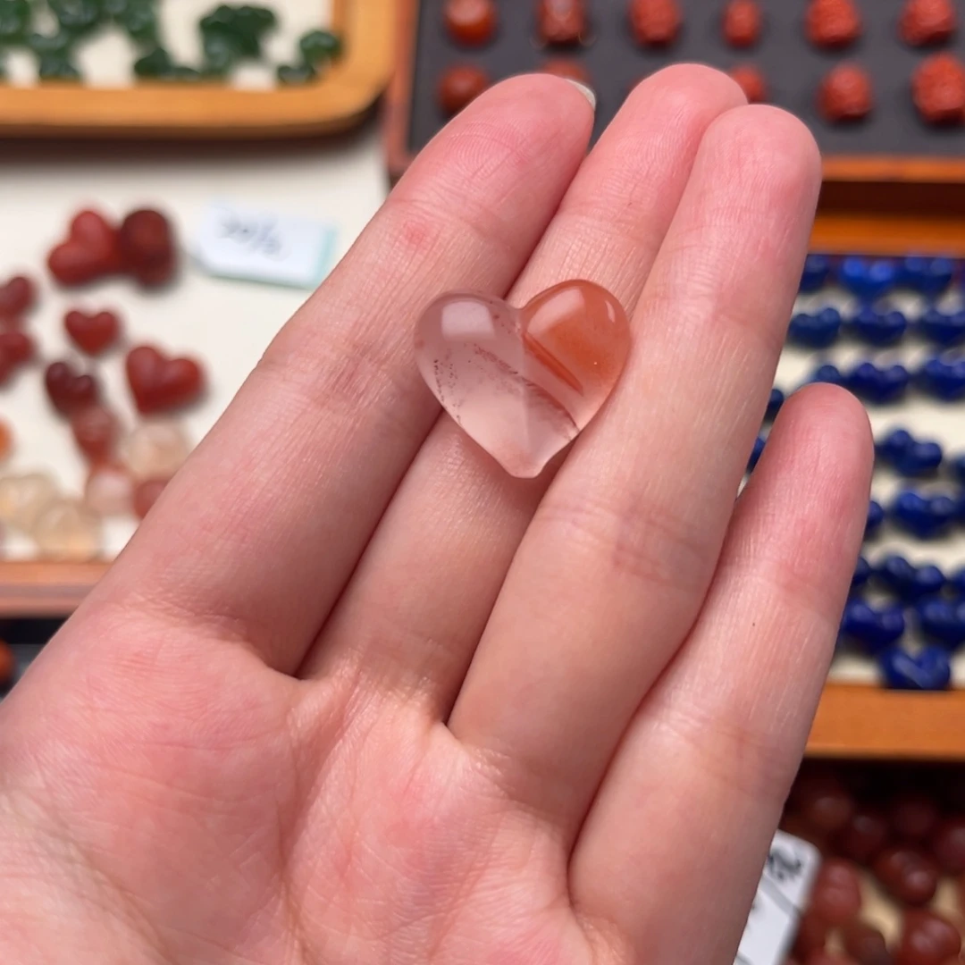 南红玛瑙屁桃未镶嵌打孔不退换