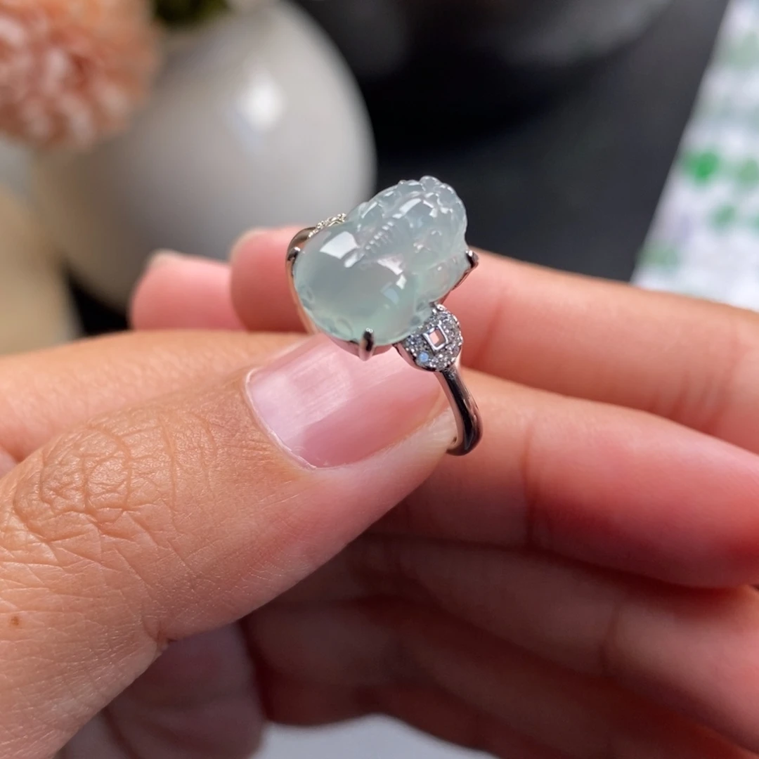 翡翠散珠晴底貔貅戒指925银