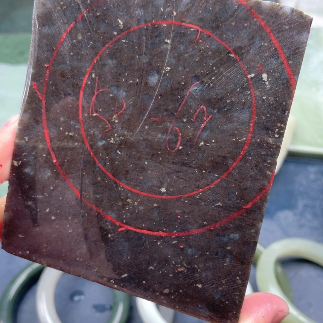 独山玉未镶嵌定制手镯