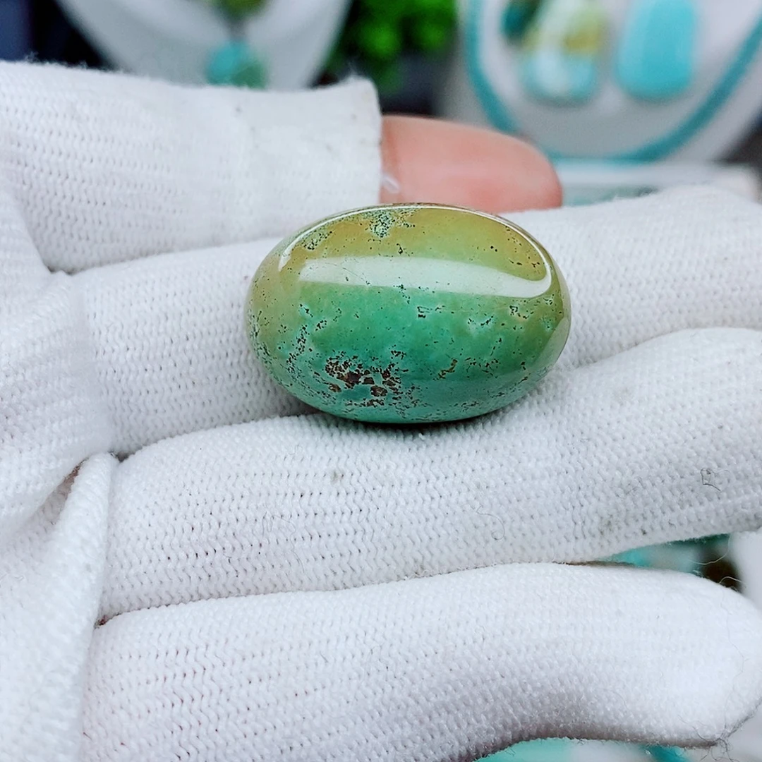 绿松石未镶嵌颈饰