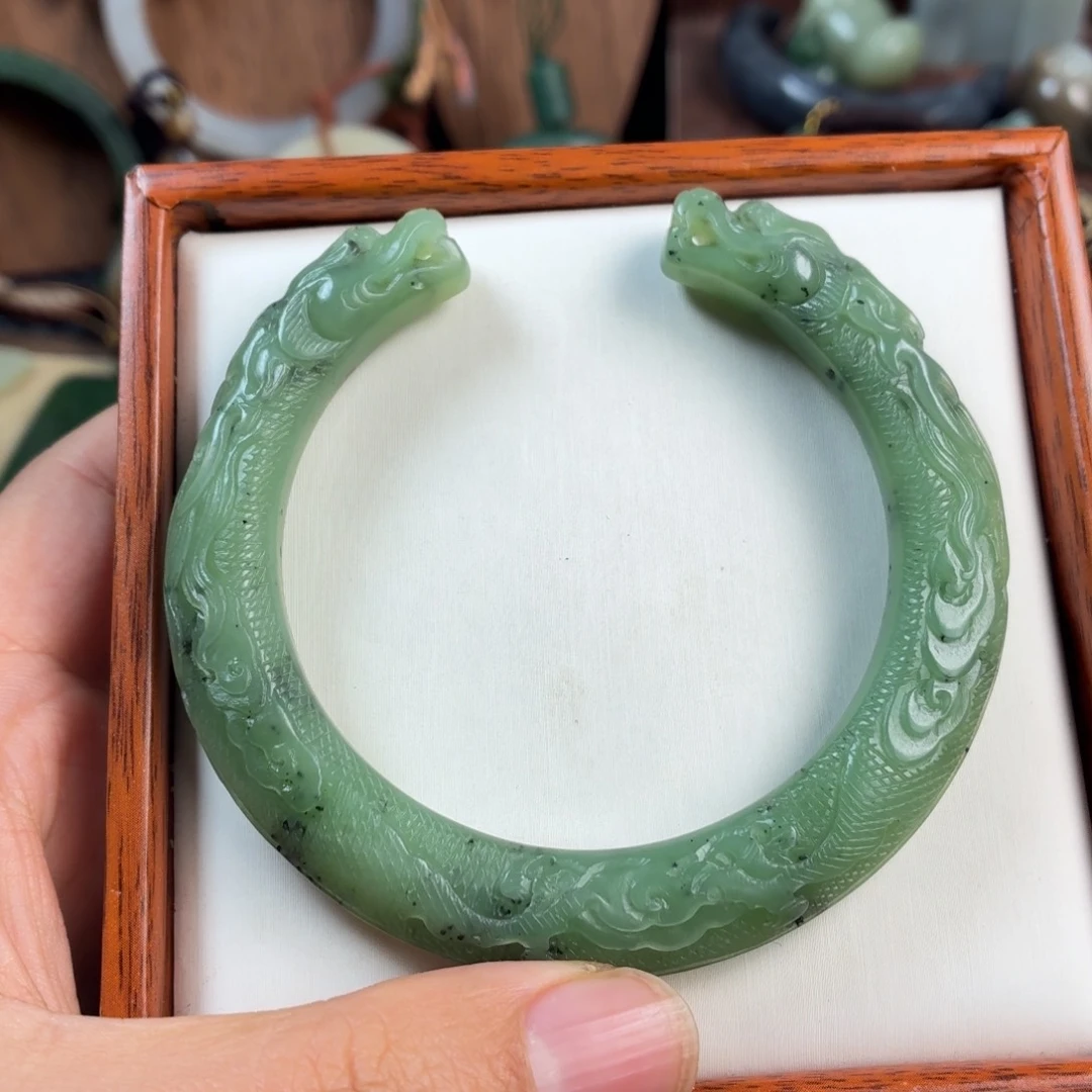 和田玉未镶嵌颈饰圈口59