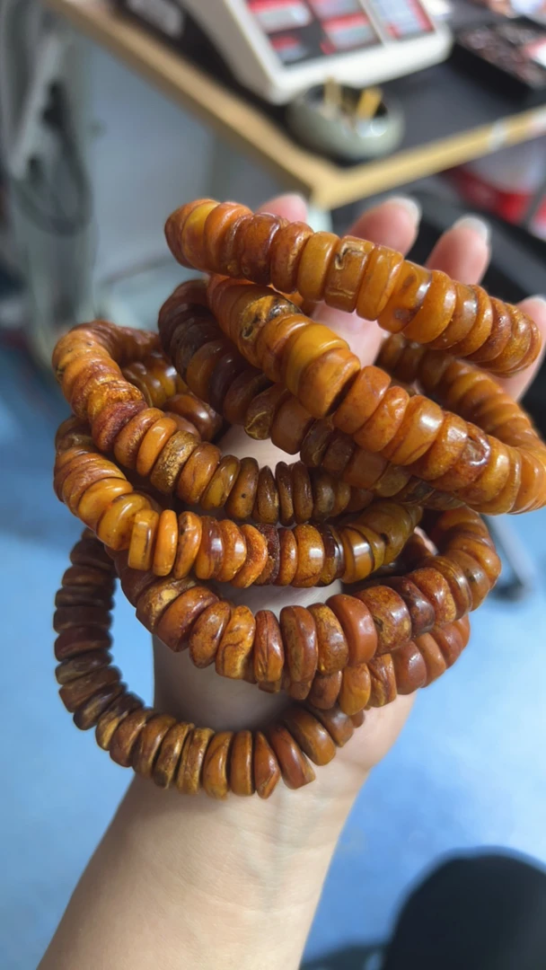 天然俄料原矿浓香型蜜蜡饼子手串多样性发其一