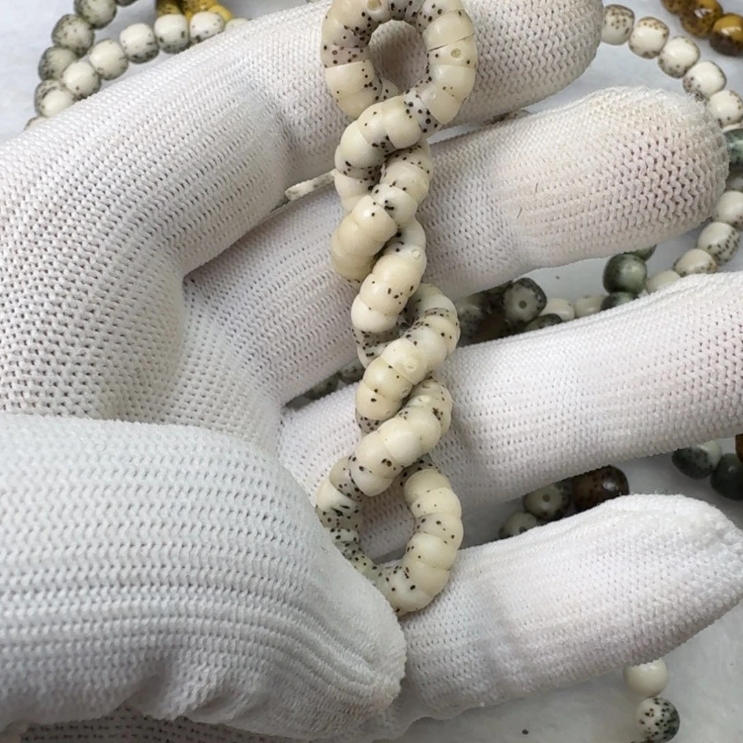 Z***i吊坠星月菩提满玉化大肠