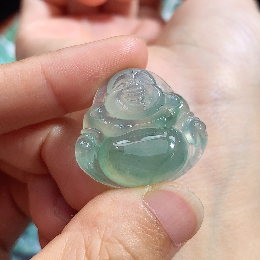 翡翠未镶嵌颈饰佛公