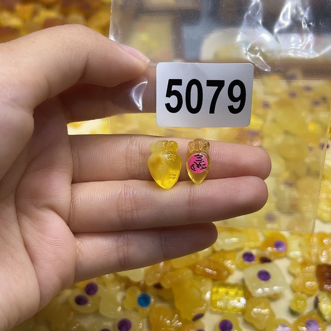 高***孃琥珀未镶嵌珠宝奇石