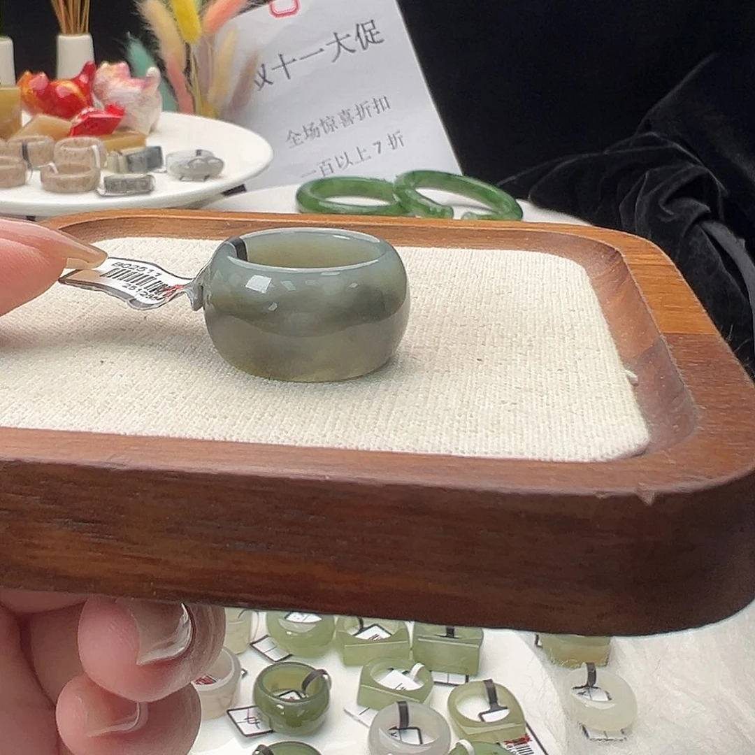 和田玉（糖玉）未镶嵌戒指k96 浅灰墩墩 18.3 不退换