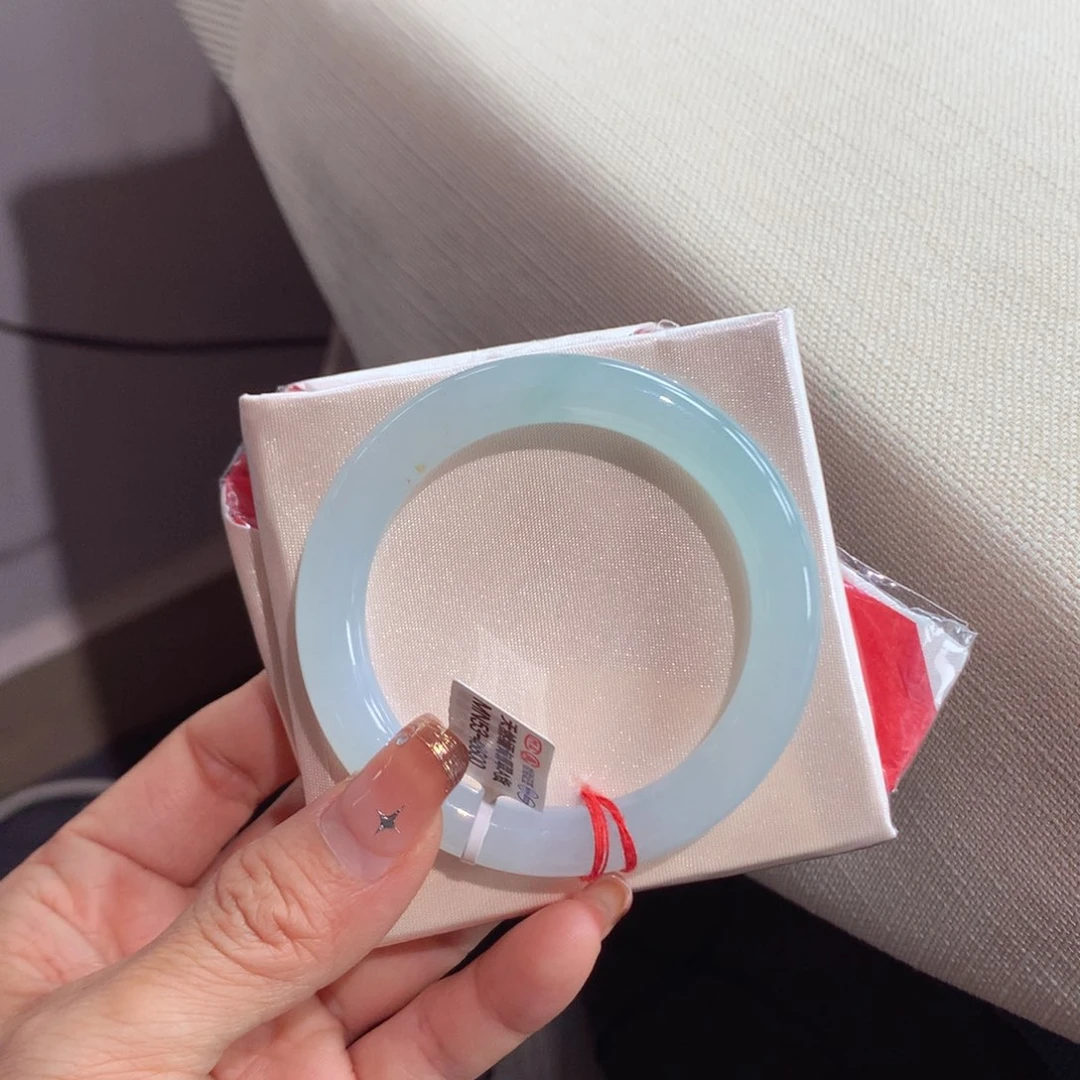 翡翠手镯未镶嵌50号天空蓝