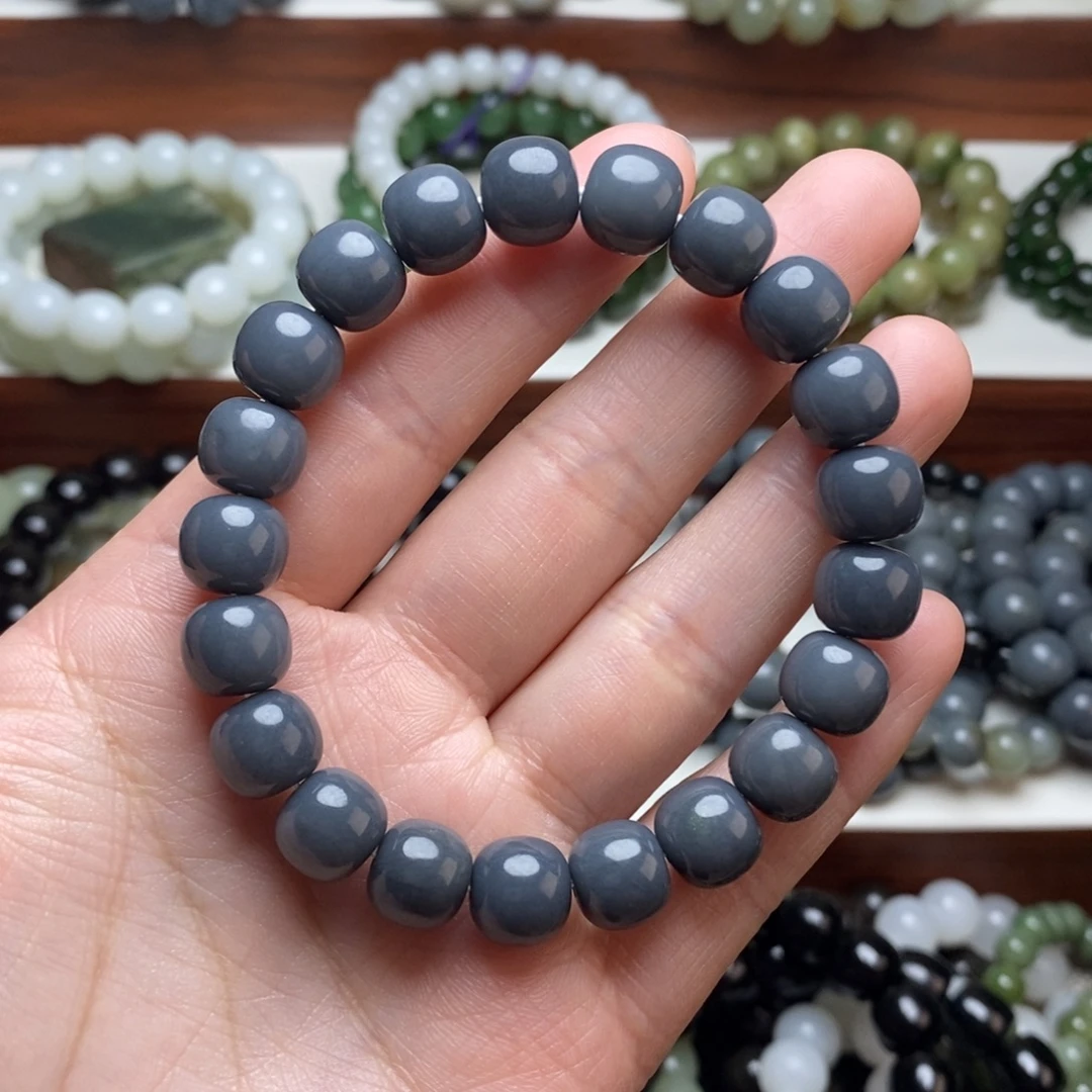 张***咥和田玉未镶嵌手串