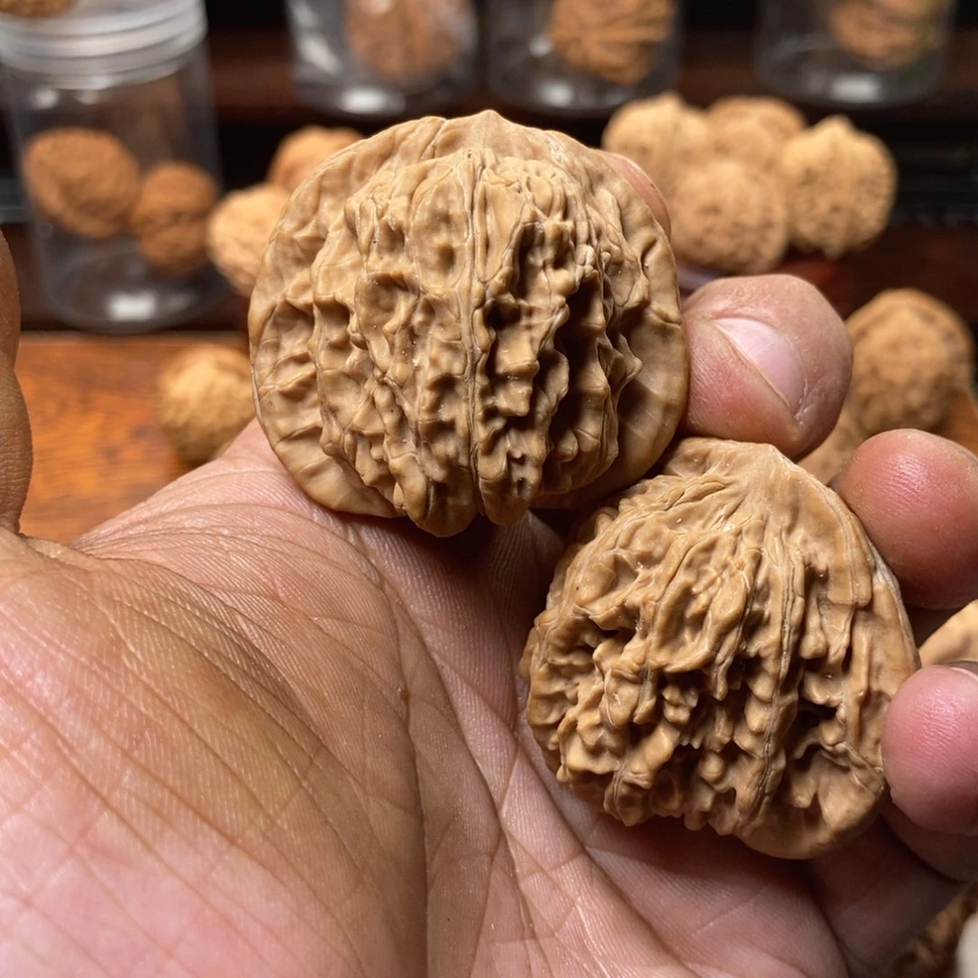 把件文玩核桃42.5全品房山山地四座楼