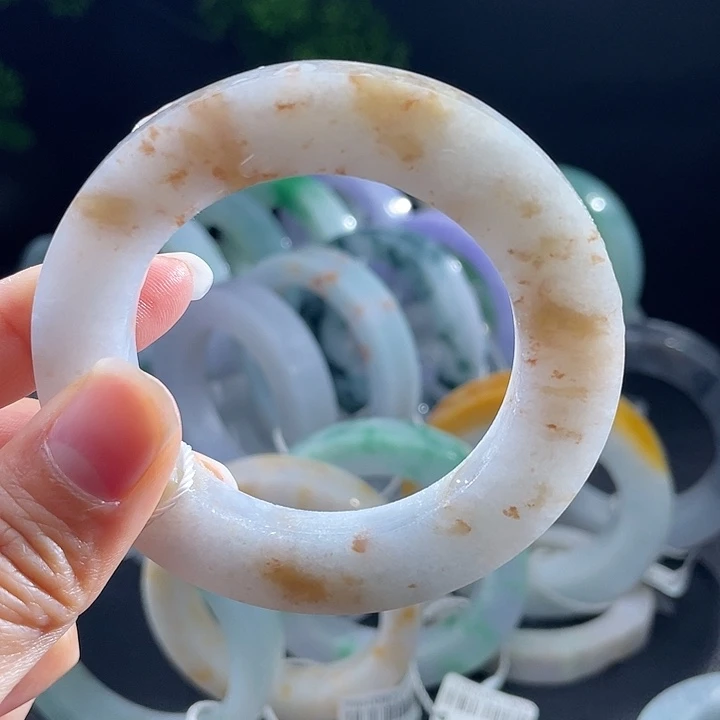 定制翡翠未镶嵌翡翠手镯