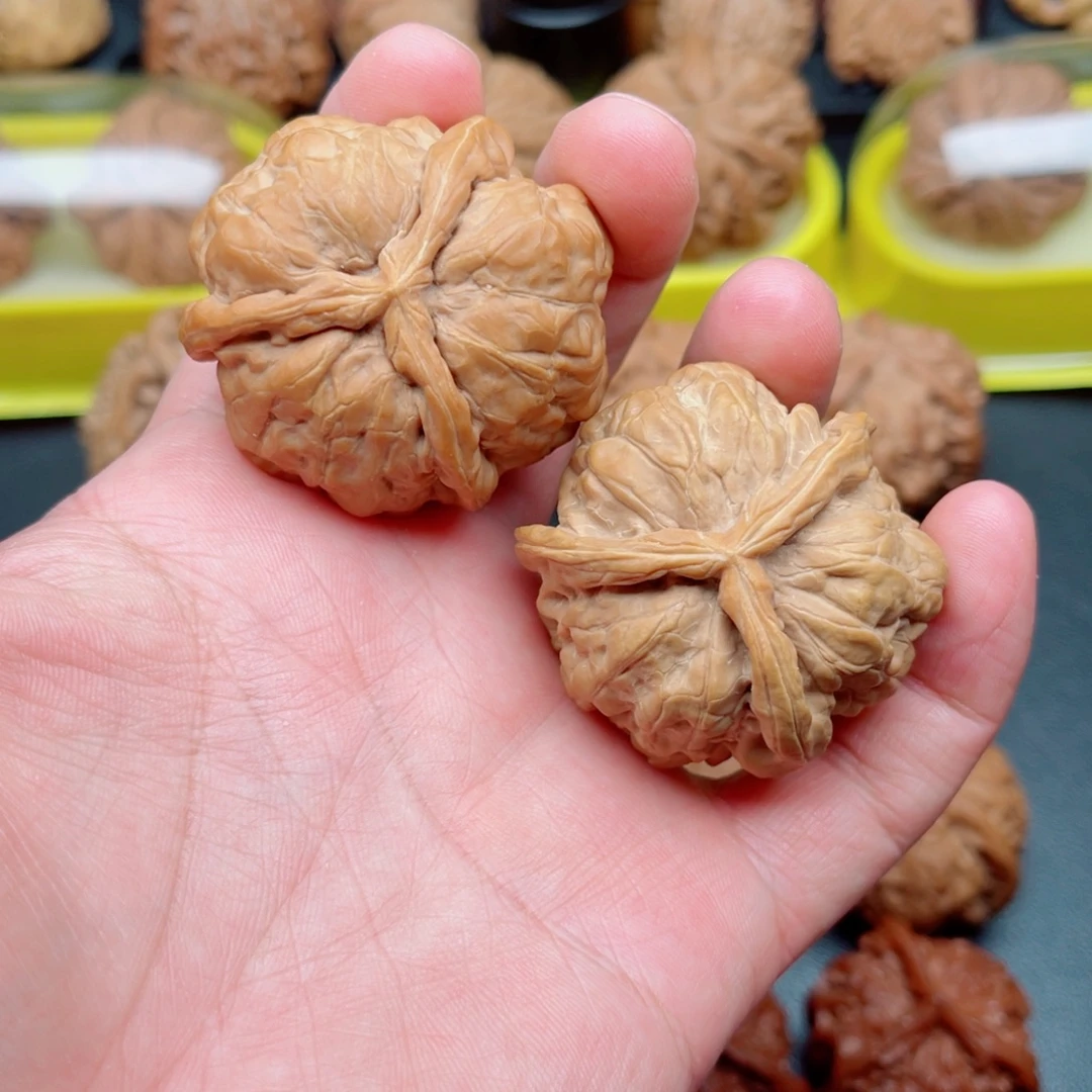 吊坠文玩核桃蛤蟆头三棱43×42×42