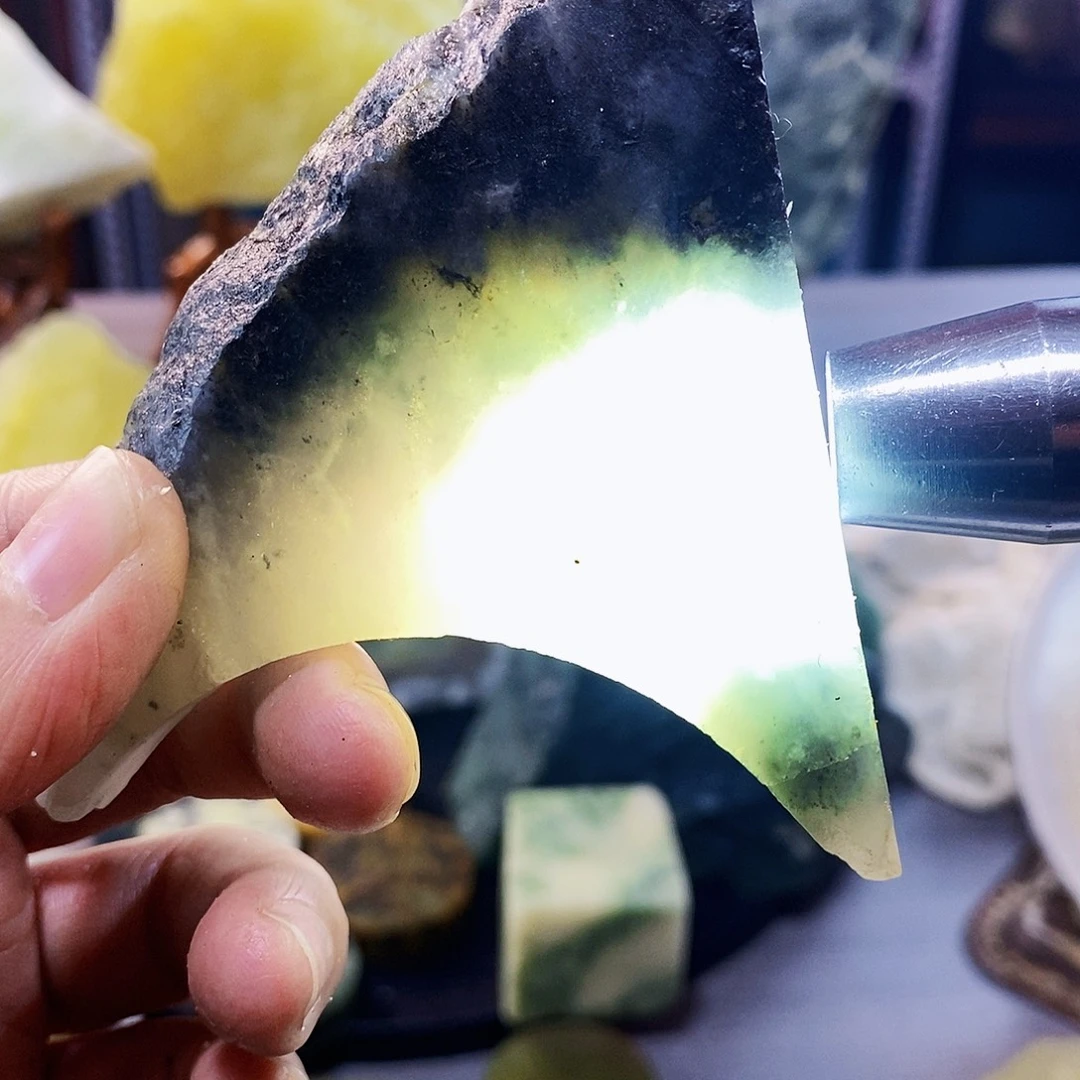 蛇纹石玉未镶嵌岫玉原石蛇纹石玉