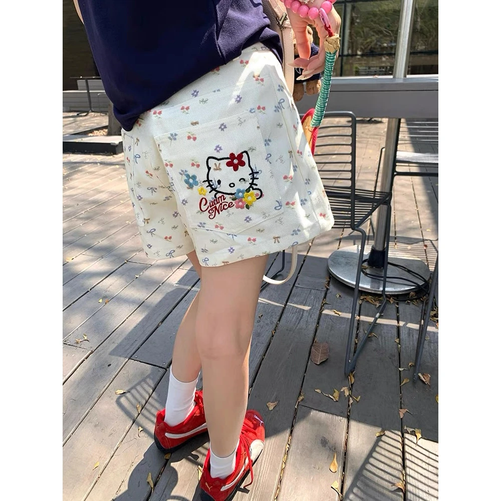 【清货】2025夏洋气碎花满印凯蒂牛仔短裤(100%棉) D566 566 M