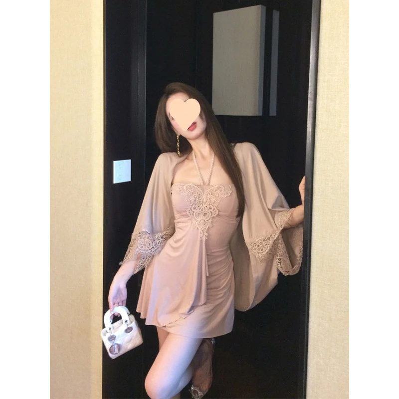 蕾丝公主微胖肉感穿搭不规则抹胸连衣裙女夏季轻奢性感辣妹披肩